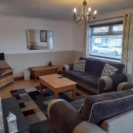 Quiet 3 Bed Close To The A1 Нютън Айклиф Екстериор снимка