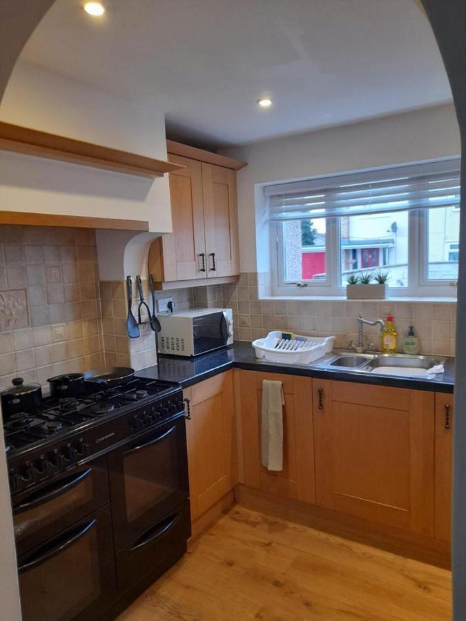 Quiet 3 Bed Close To The A1 Нютън Айклиф Екстериор снимка