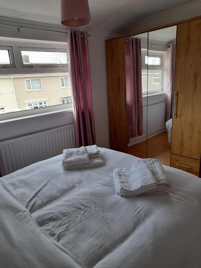 Quiet 3 Bed Close To The A1 Нютън Айклиф Екстериор снимка