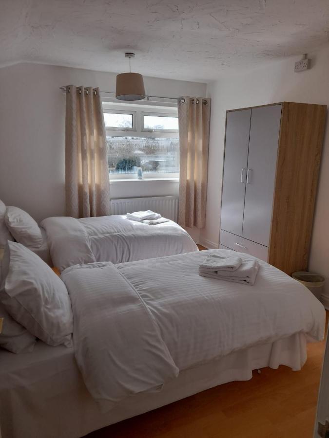 Quiet 3 Bed Close To The A1 Нютън Айклиф Екстериор снимка